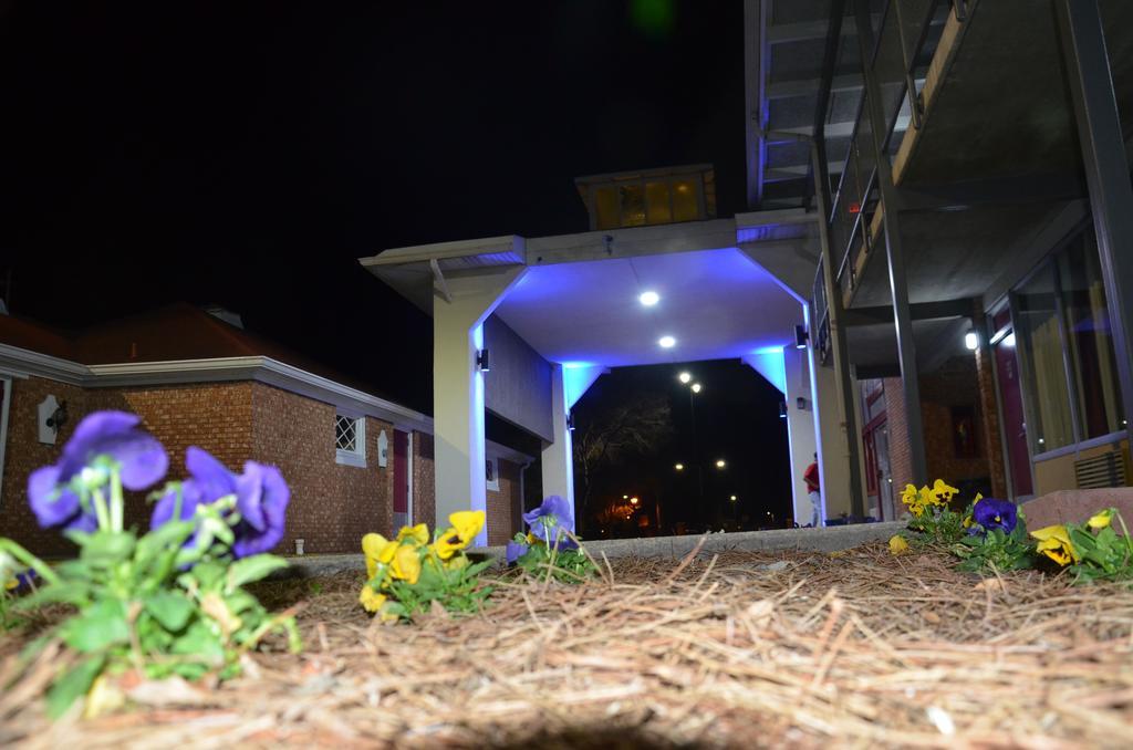 Americas Best Value Inn Augusta Historic Downtown Exterior photo