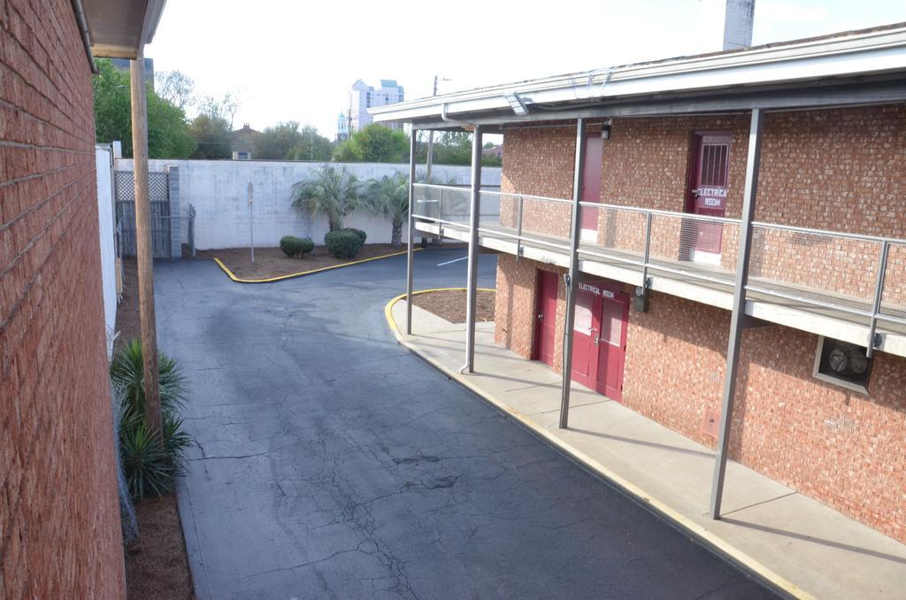 Americas Best Value Inn Augusta Historic Downtown Exterior photo