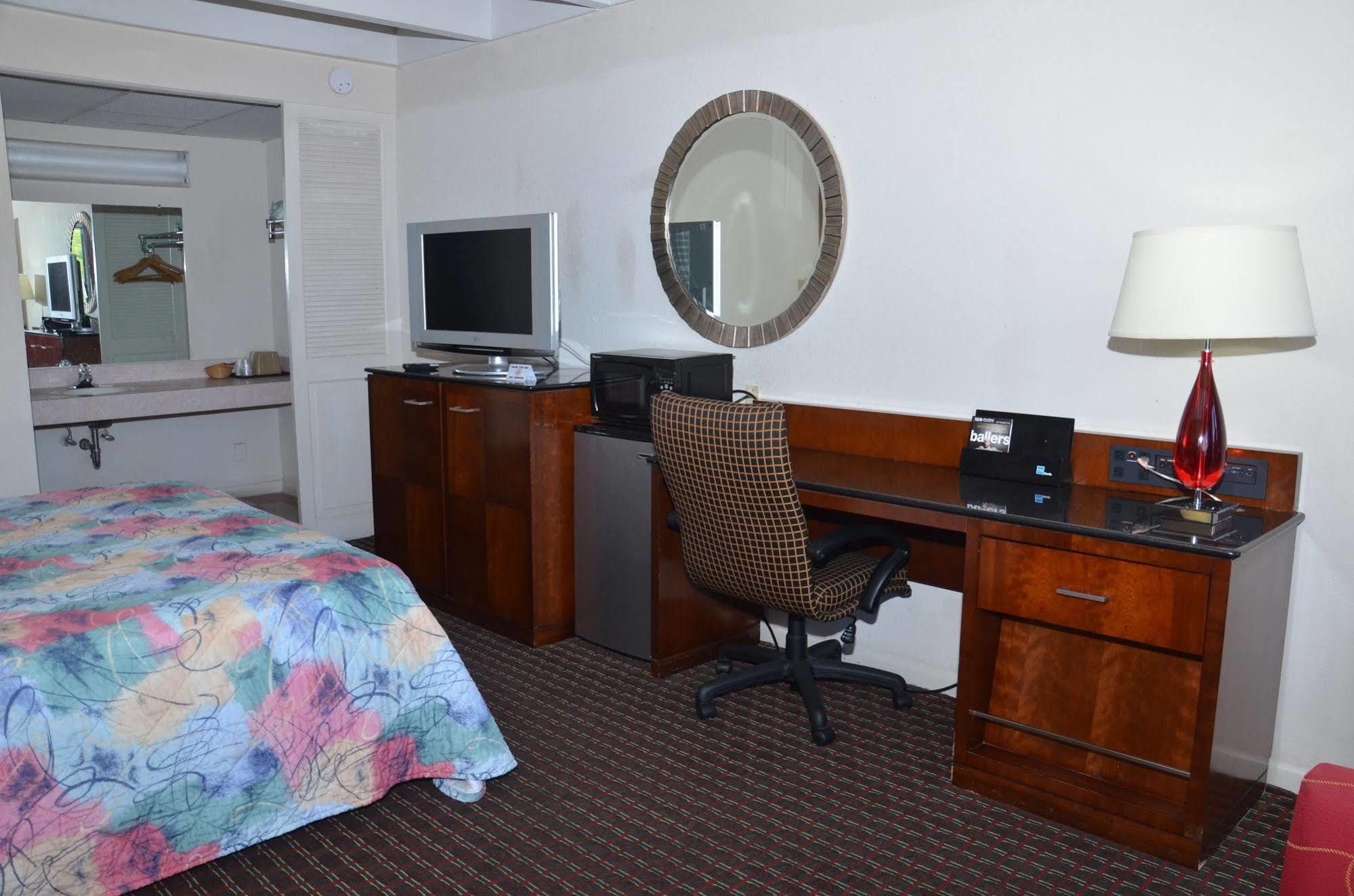 Americas Best Value Inn Augusta Historic Downtown Exterior photo